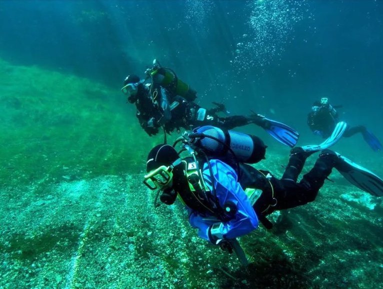 Divers Breathing Liquid